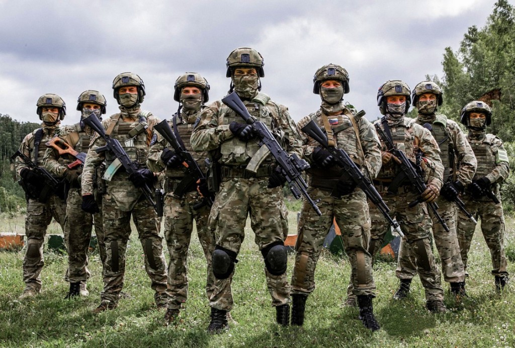 Военнослужащие на тактических учениях